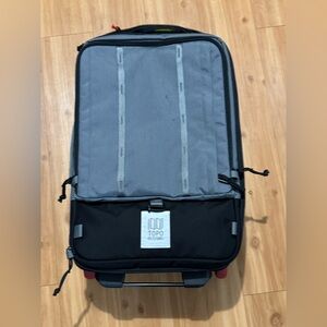 Topo designs roller global travel bag